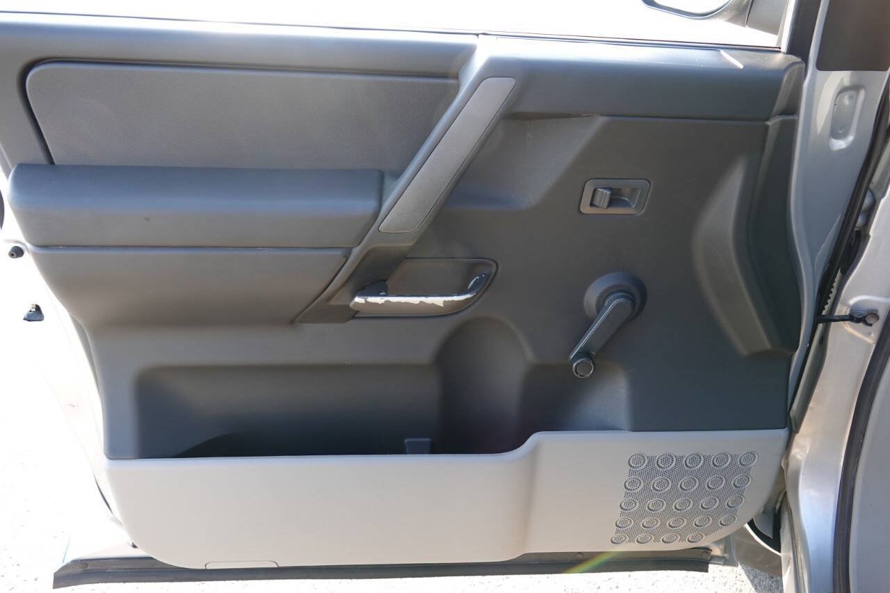 Used 2004 Nissan Titan XE w/ (PRF) Preferred Pkg AWD/4WD image 67