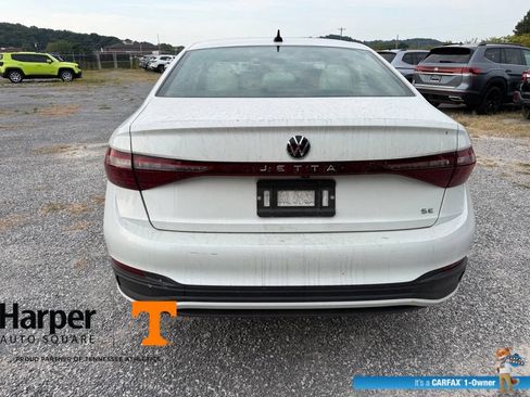 Used 2025 Volkswagen Jetta SE w/ Sunroof Package FWD image 4