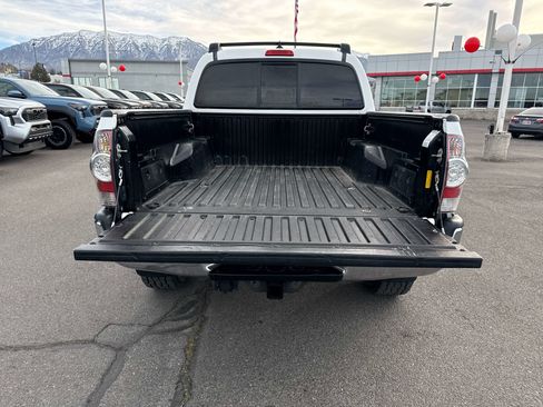 Used 2015 Toyota Tacoma PreRunner image 15