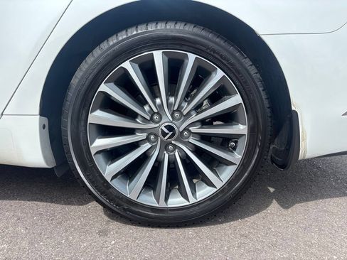 Used 2017 Kia Cadenza Premium w/ Luxury Package FWD image 36