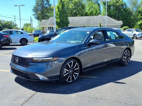 Certified 2025 Honda Accord Touring image 3