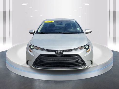 Used 2023 Toyota Corolla LE image 2