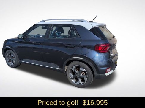 Certified 2023 Hyundai Venue Limited image 3