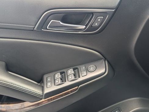 Used 2020 Chevrolet Tahoe LT w/ RST Edition image 25