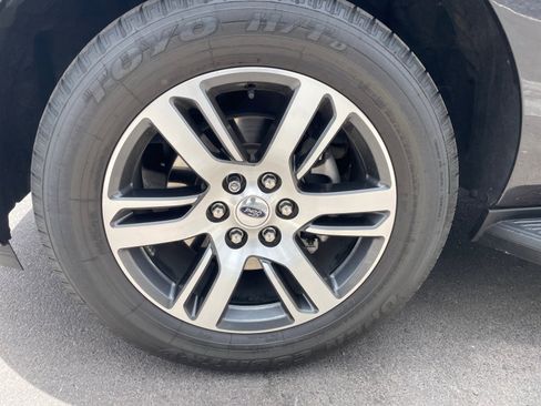 Used 2024 Ford Expedition XLT RWD image 11