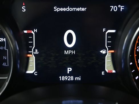 Used 2023 Jeep Wrangler Unlimited Sahara AWD/4WD image 27