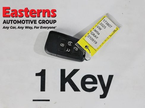 Used 2025 Volkswagen Jetta SE FWD image 24