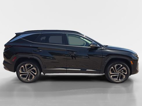 New 2026 Hyundai Tucson Limited AWD/4WD image 2