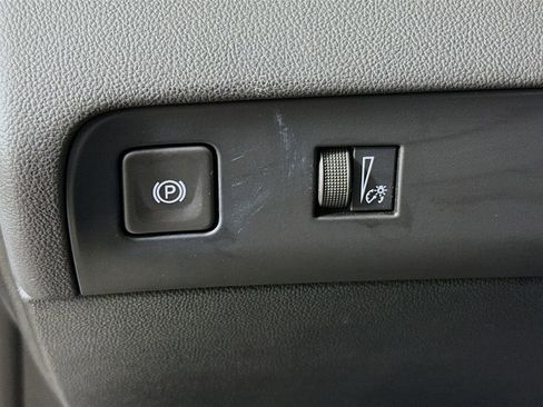 Used 2023 Buick Enclave Essence FWD image 10