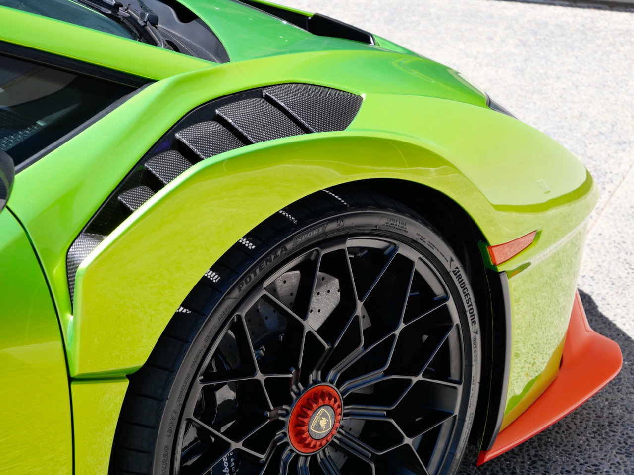 Used 2023 Lamborghini Huracan STO RWD image 15