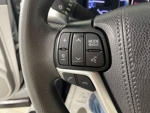 Used 2019 Toyota Highlander LE image 12