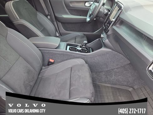 Certified 2023 Volvo C40 P8 Recharge Ultimate w/ Protection Package Premier AWD/4WD image 11