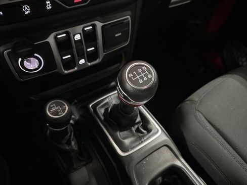 Used 2018 Jeep Wrangler Unlimited Sport S image 24