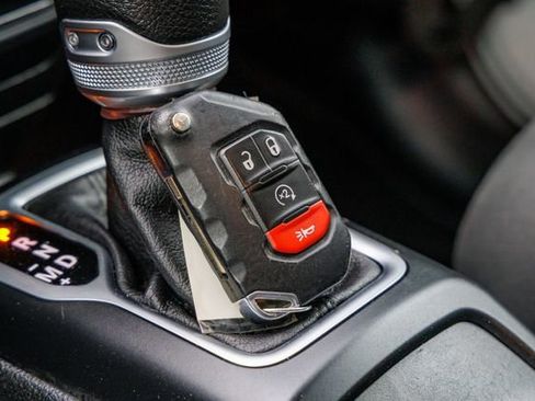 Used 2020 Jeep Gladiator Sport w/ Quick Order Package 24S image 27