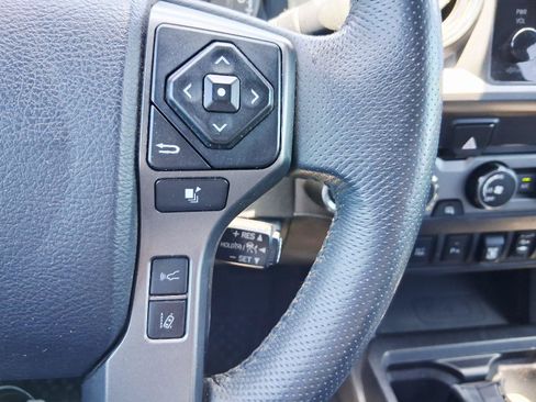 Used 2019 Toyota Tacoma TRD Off-Road w/ Technology Package AWD/4WD image 32