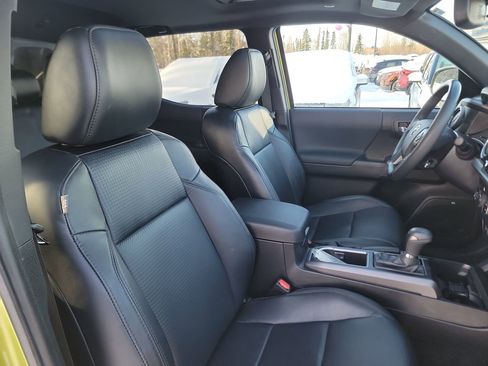 Used 2023 Toyota Tacoma TRD Off-Road w/ TRD Premium Off Road Package image 21