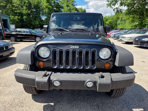 Used 2013 Jeep Wrangler Unlimited Sport AWD/4WD image 9