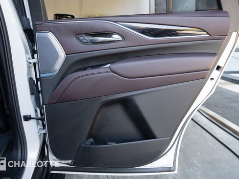 Used 2023 Cadillac Escalade V w/ LPO, ONYX Package image 31