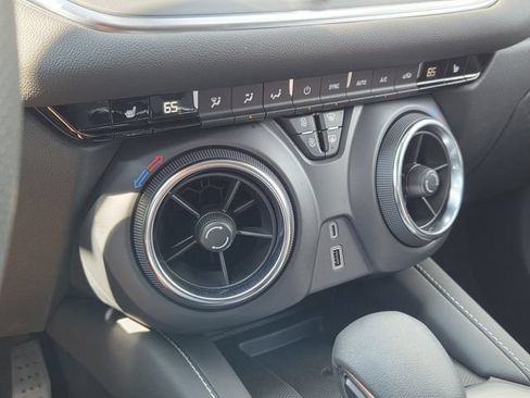Certified 2024 Chevrolet Blazer LT w/ Convenience Package FWD image 31