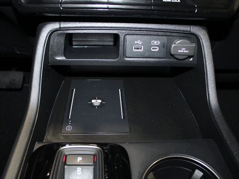 Used 2025 Honda Pilot TrailSport image 35