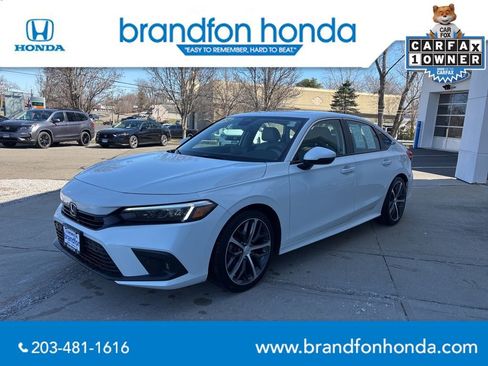 Used 2024 Honda Civic Touring image 3