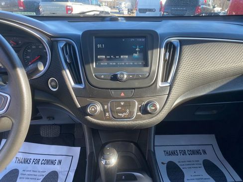 Used 2018 Chevrolet Malibu LS image 20