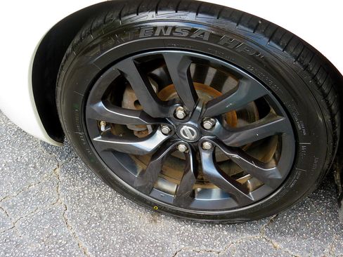 Used 2016 Nissan 370Z Touring image 11