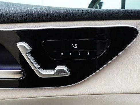 Certified 2025 Mercedes-Benz GLC 300 image 31