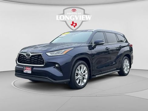 Used 2023 Toyota Highlander Limited FWD image 1