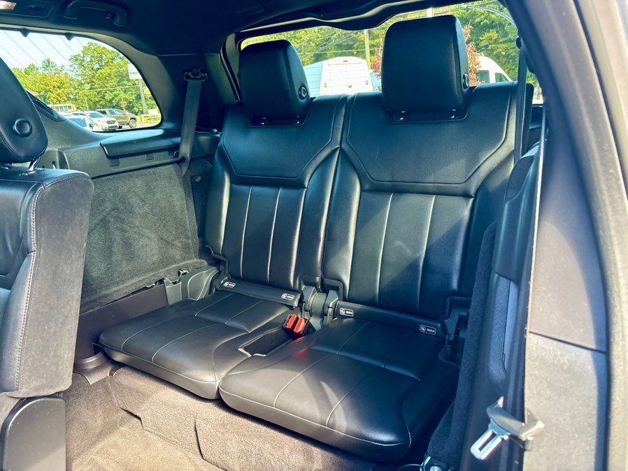 Used 2018 Land Rover Discovery HSE AWD/4WD image 17