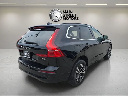 Used 2023 Volvo XC60 B5 Core AWD/4WD image 5