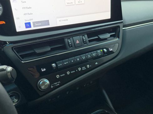 Used 2024 Lexus ES 350 F Sport w/ Accessory Package (Z1) FWD image 27