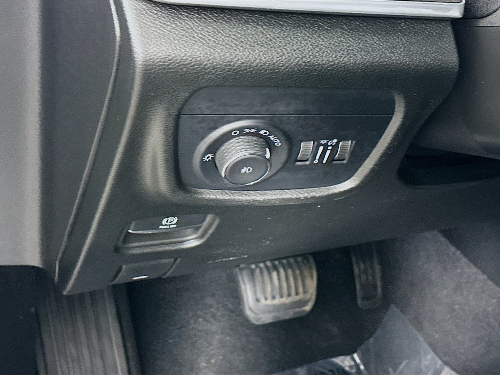 Certified 2025 Jeep Grand Cherokee L Overland w/ Rear Seat Video Group I AWD/4WD image 18