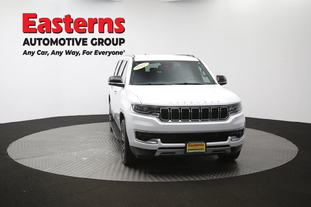 Used 2024 Jeep Wagoneer L Series II w/ Flexible Seating Group AWD/4WD image 60