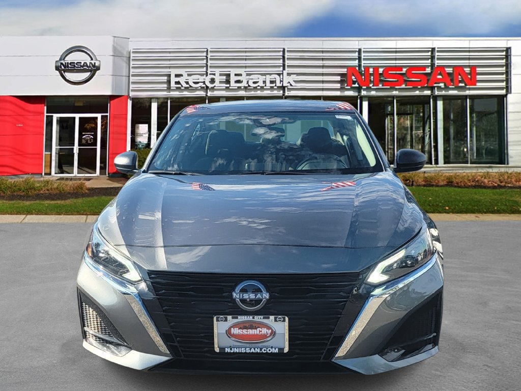 Used 2025 Nissan Altima 2.5 SV AWD/4WD image 2