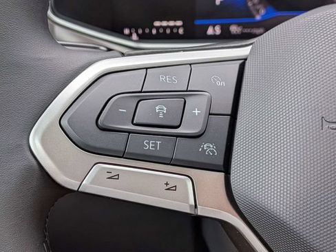 New 2026 Volkswagen Taos SE FWD image 25
