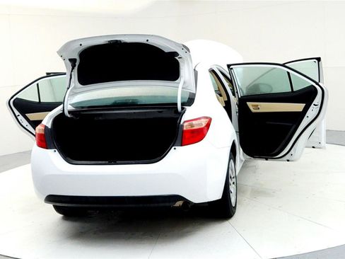 Certified 2018 Toyota Corolla LE image 11