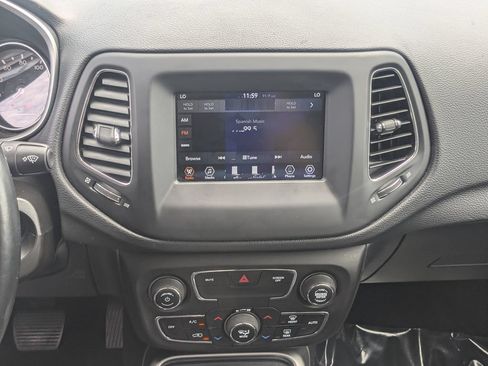 Used 2019 Jeep Compass Latitude w/ Cold Weather Group AWD/4WD image 5