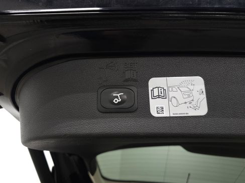 Used 2017 Ford Escape Titanium AWD/4WD image 8