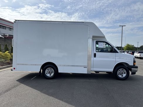 New 2025 GMC Savana 3500 w/ Power Convenience Package image 11
