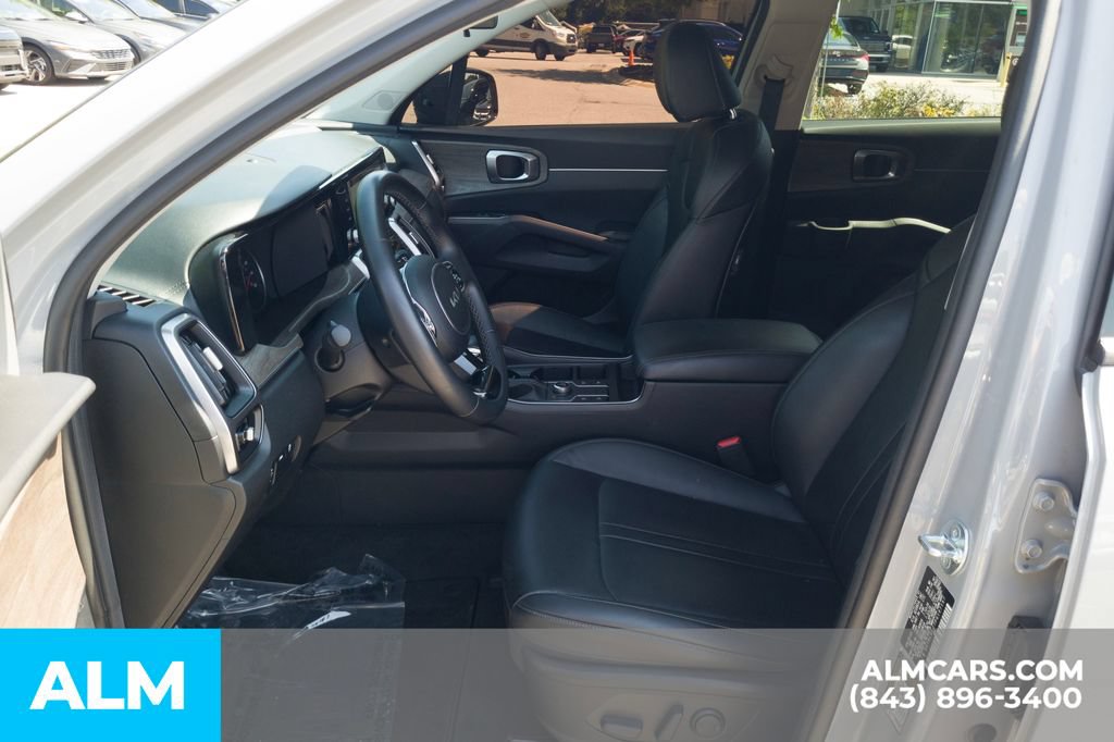 Used 2023 Kia Sorento S w/ Panoramic Sunroof Package AWD/4WD image 15
