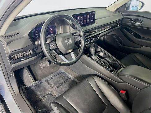 Used 2024 Honda Accord Touring image 11