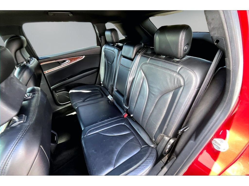 Used 2016 Lincoln MKX Reserve w/ Equipment Group 102A AWD/4WD image 19
