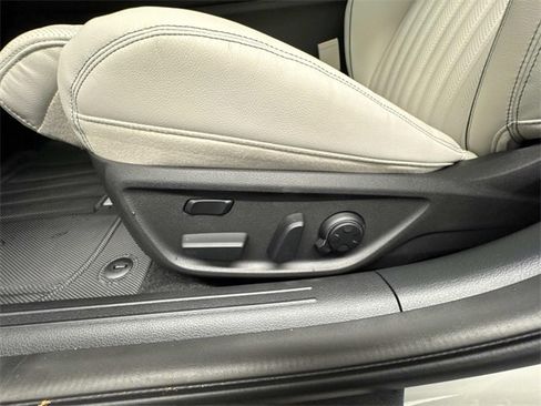 Used 2025 Genesis G70 3.3T Advanced image 18