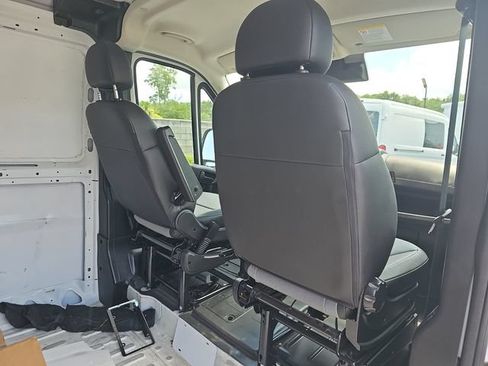 Used 2025 RAM ProMaster 2500 w/ Convenience Group FWD image 13