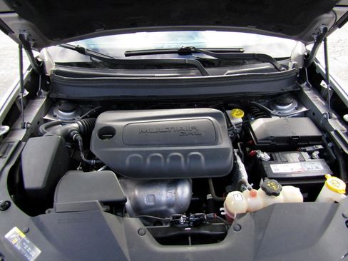 Used 2020 Jeep Cherokee Latitude Plus image 28