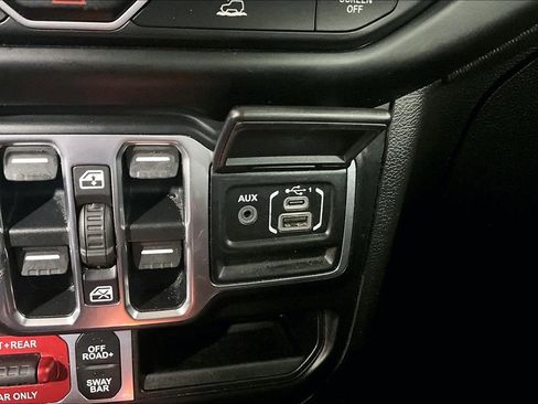 Used 2020 Jeep Gladiator Rubicon image 31