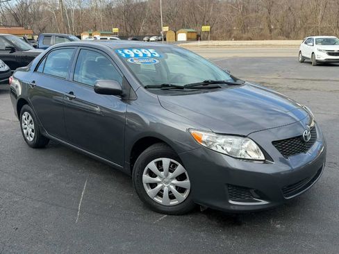 Used 2010 Toyota Corolla LE image 2