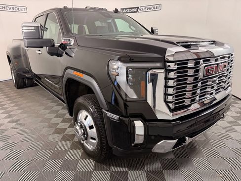 Used 2025 GMC Sierra 3500 Denali w/ Technology Package AWD/4WD image 8