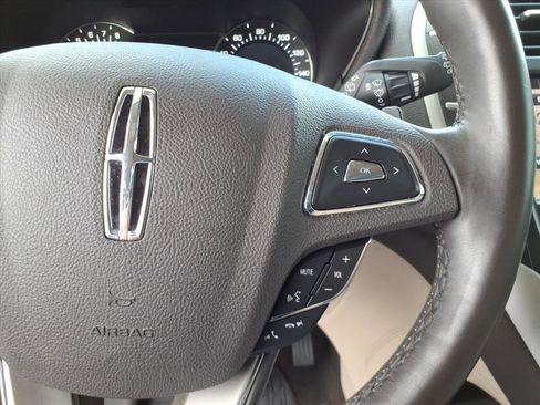 Used 2019 Lincoln MKC Reserve image 17